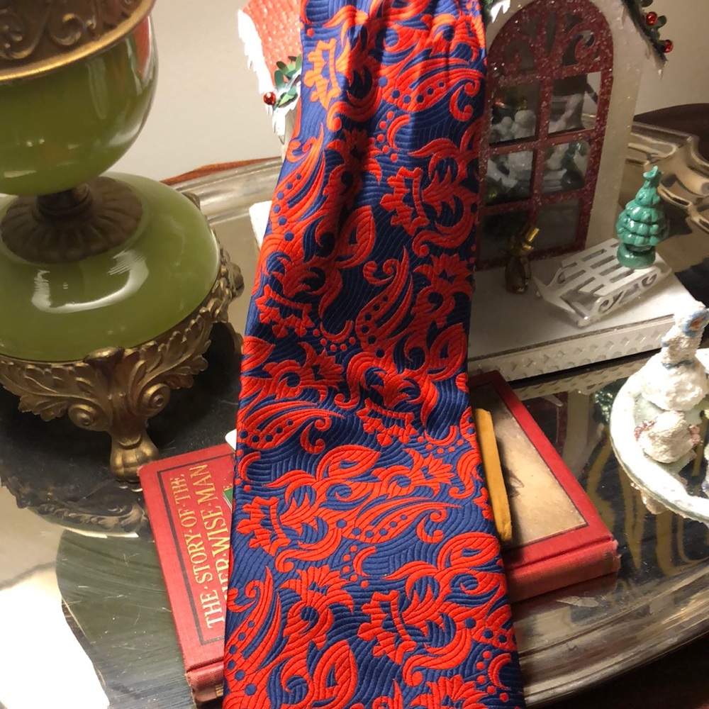 Retro Tie
